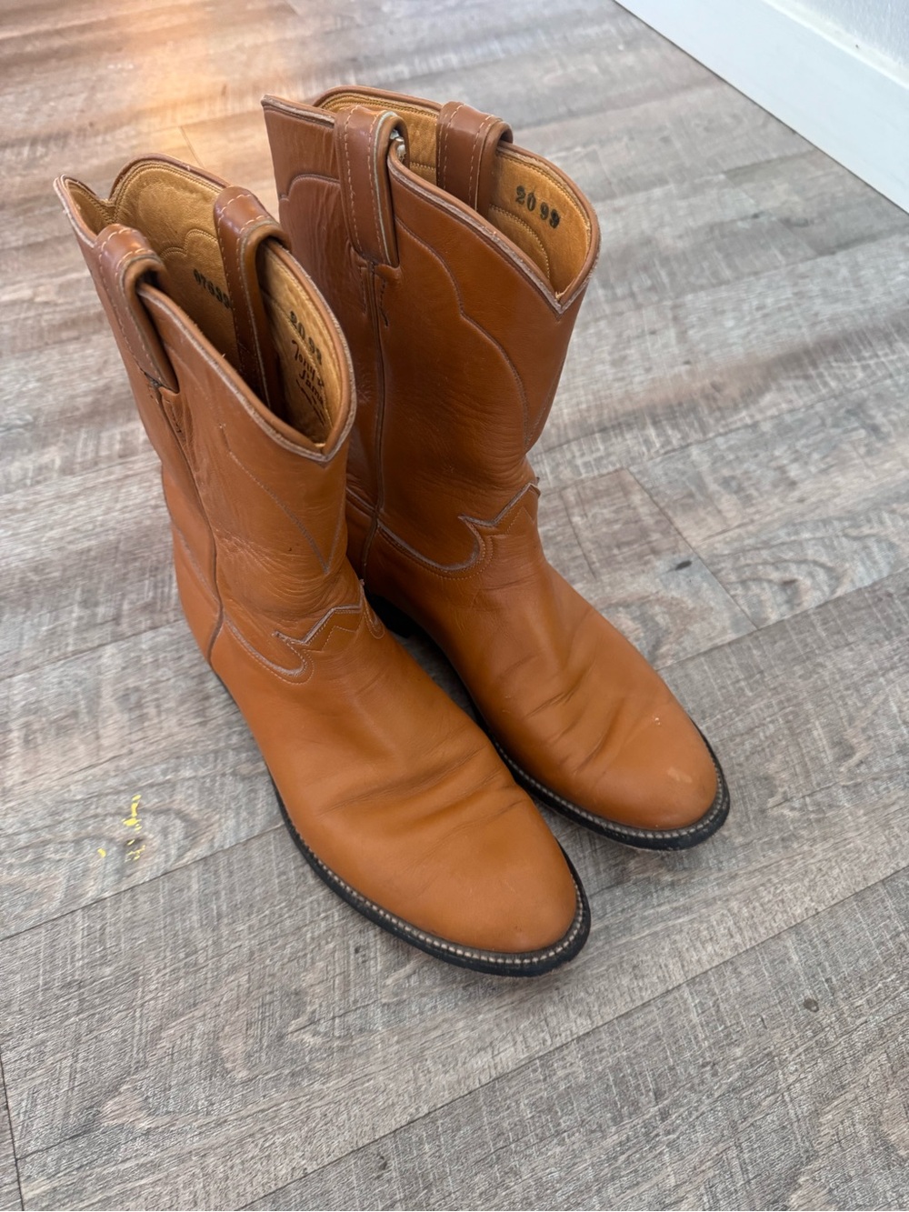 Tony Lama Saddle Tan Leather Cowboy Boots